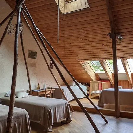 Guest house L'hot'berge La Chapelle-de-Brain